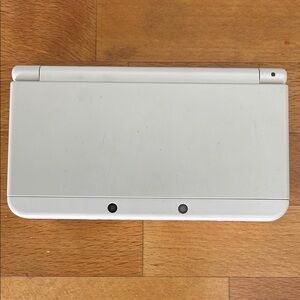 White Nintendo DS (read description)